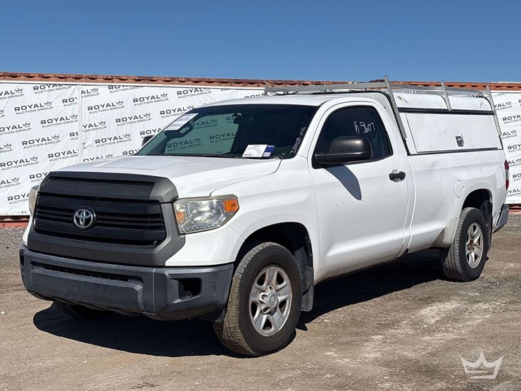 2016-toyota-tacoma-image-1