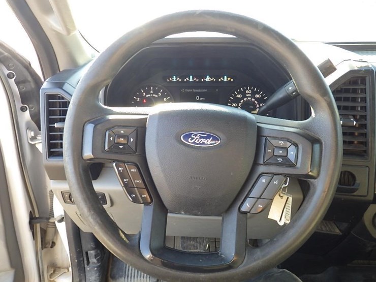 2020-ford-f150-image-22