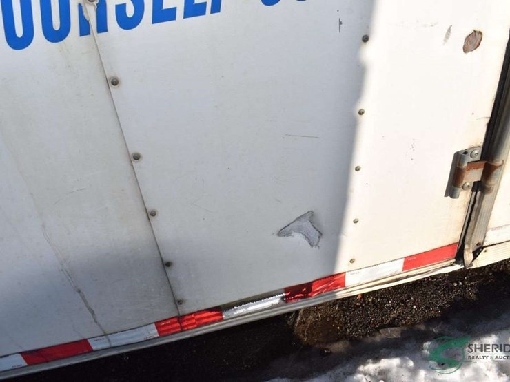 2004-united-enclosed-trailer-with-built-in-shelving-22ft-image-21