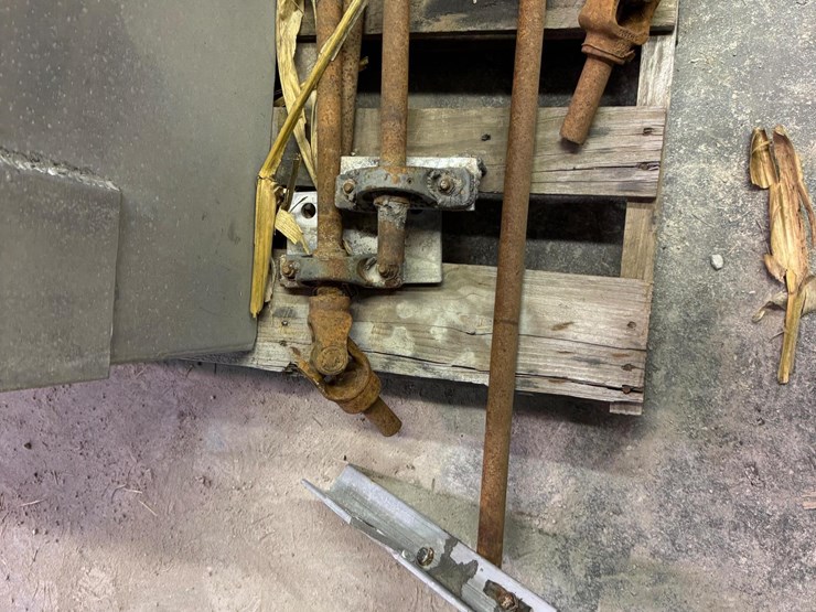 merritt-saddle-box-aluminum-truck-boot-box-&-drive-lines-image-12