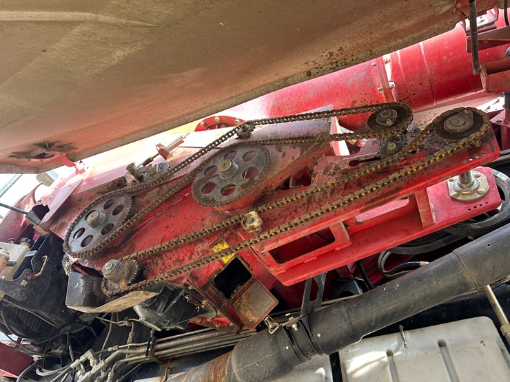 #38416-•-2016-case-axial-flow-8240-prwd-combine-yfg230343-image-34