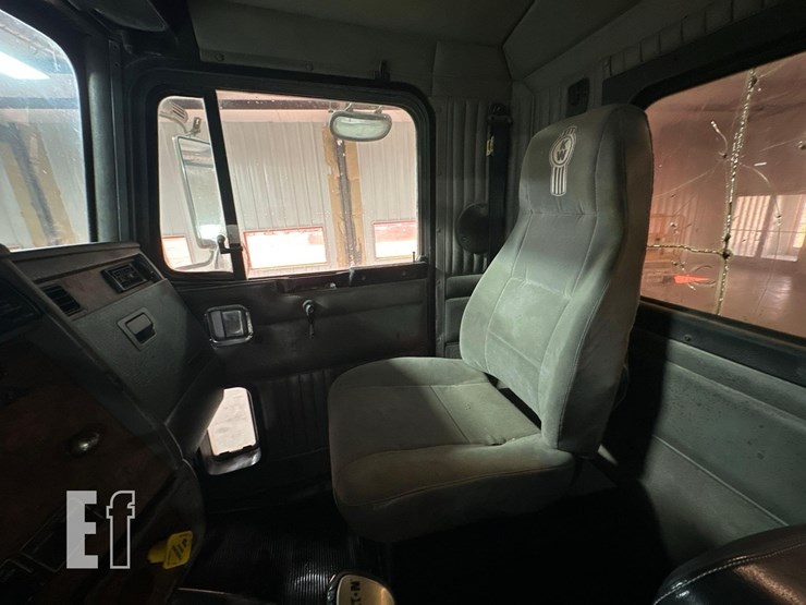 2003-kenworth-t800-image-16