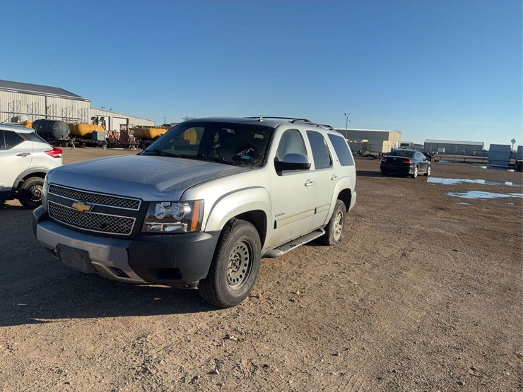 2012-chevrolet-tahoe-lt-image-1