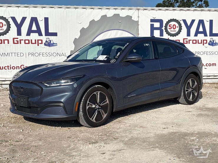 2021-ford-mustang-mach-e-image-1