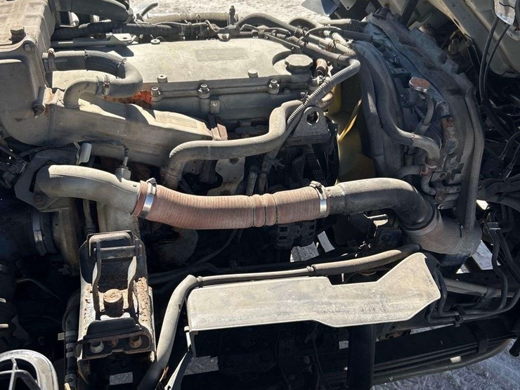 2016-isuzu-nrr-image-9