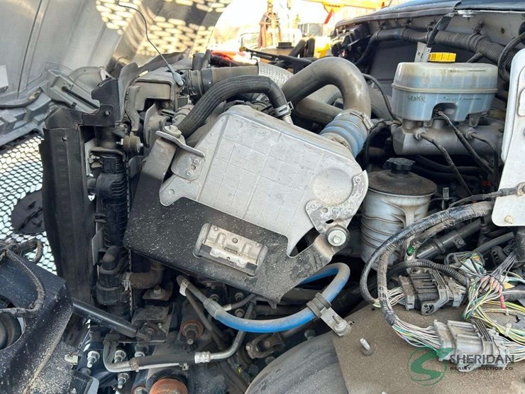 2021-ford-f750-image-36