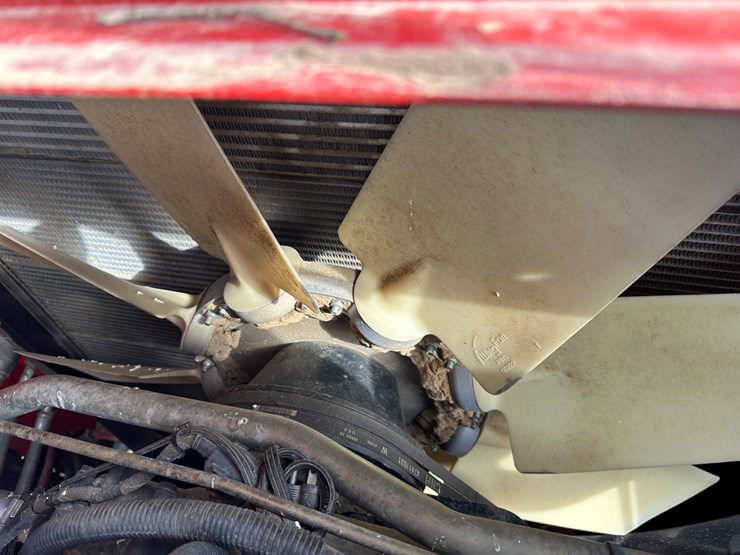 #38416-•-2016-case-axial-flow-8240-prwd-combine-yfg230343-image-74