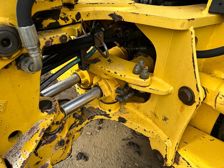 new-holland-lb75b-image-19