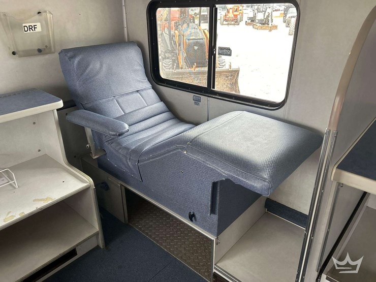 2002-blue-bird-f131612-bus-image-40