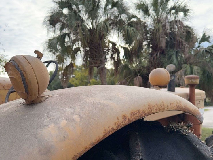 minneapolis-moline-g706-image-22