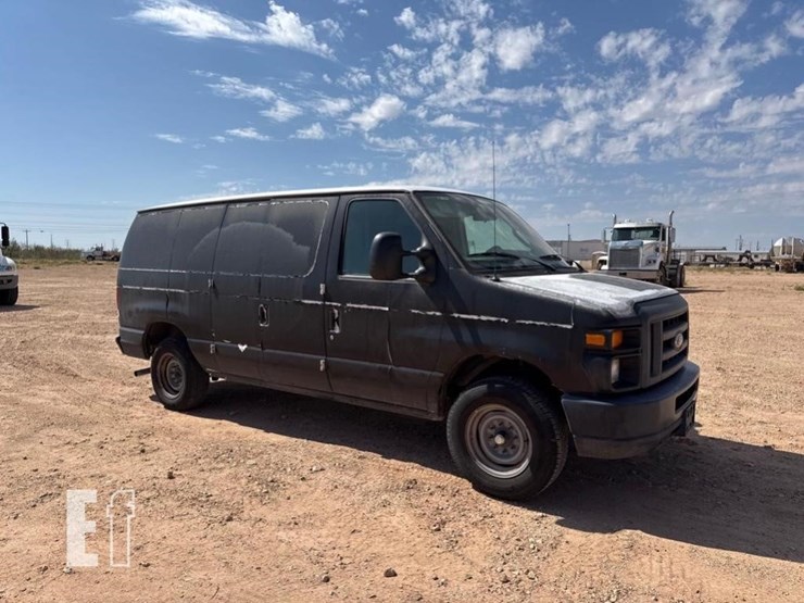 2014-ford-e150-image-2