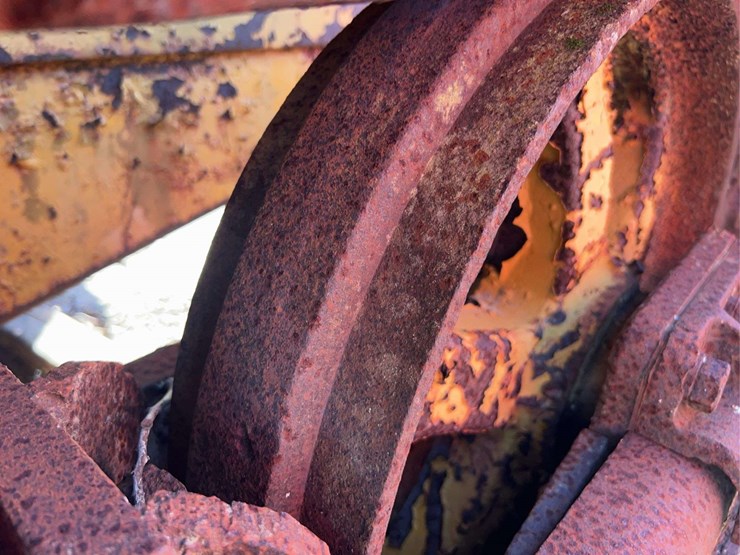 minneapolis-moline-diesel-crawler-image-53