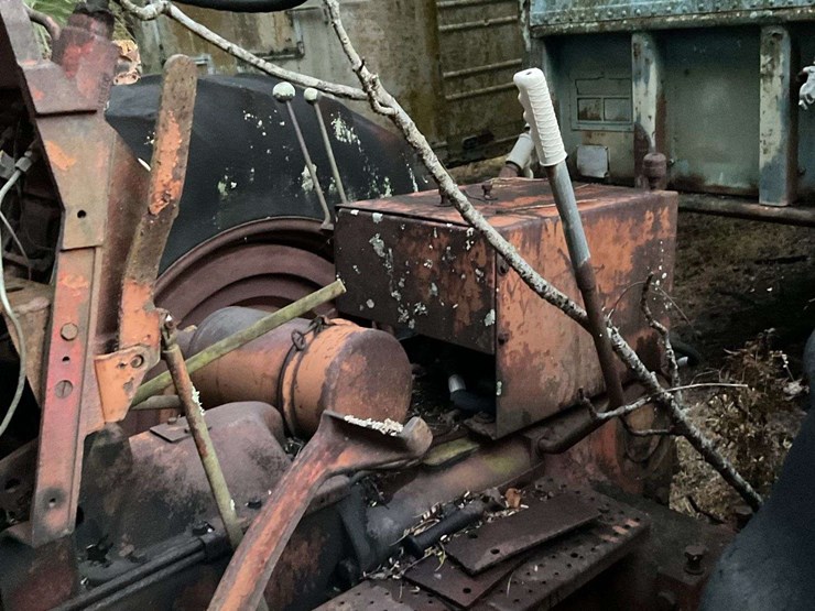 minneapolis-moline-m604-image-32