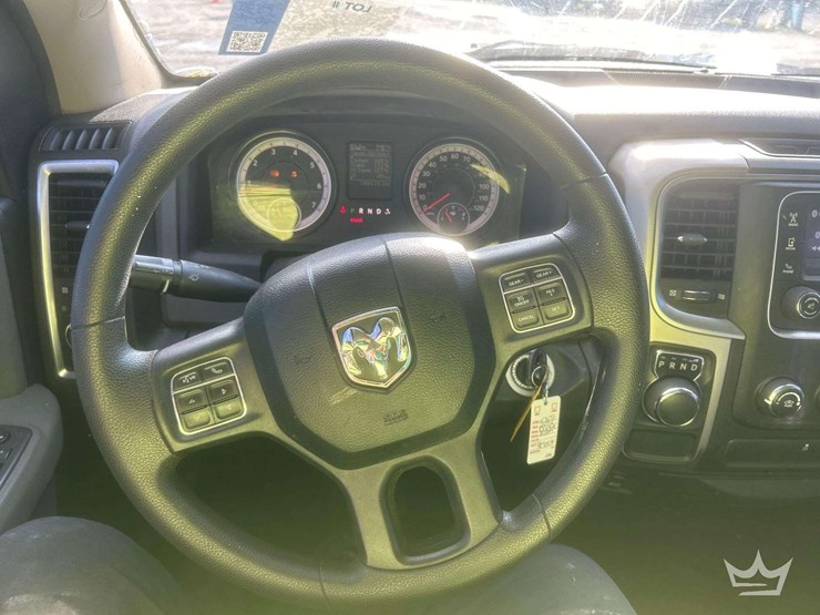 2016-dodge-1500-image-21