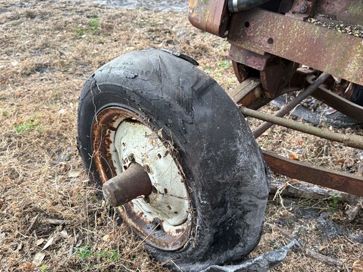 minneapolis-moline-g706-image-36