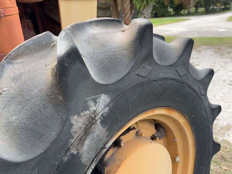 minneapolis-moline-g706-image-54