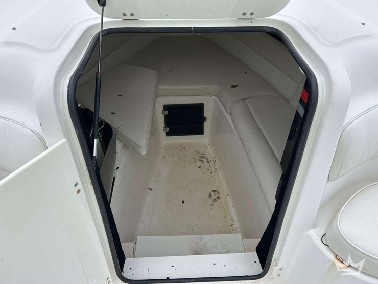 2014-glasstream-360-scx-twin-400r-mercury's-with-triple-axle-aluminum-trailer-image-21