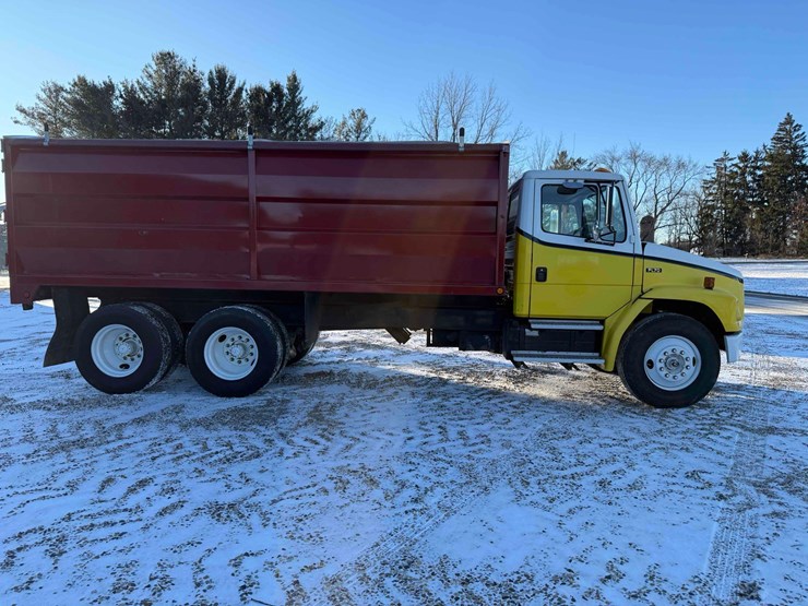 1984-freightliner-fl70-image-4