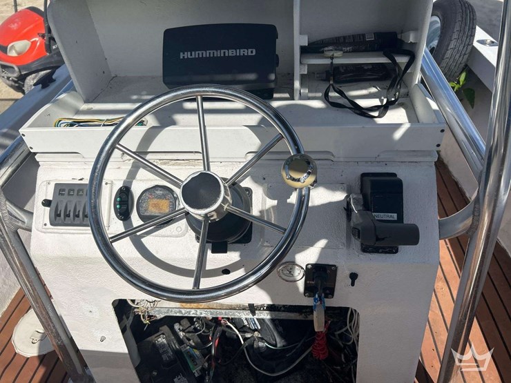 1990-21ft-center-console-fishing-boat-with-t/a-boat-trailer-image-16