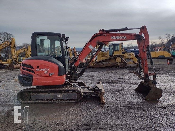 2017-kubota-kx040-4-image-3