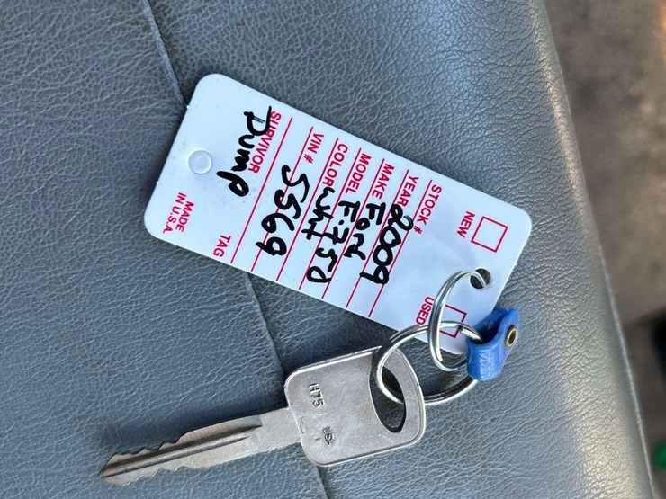 2009-ford-f-750-12ft-dump-truck-image-29