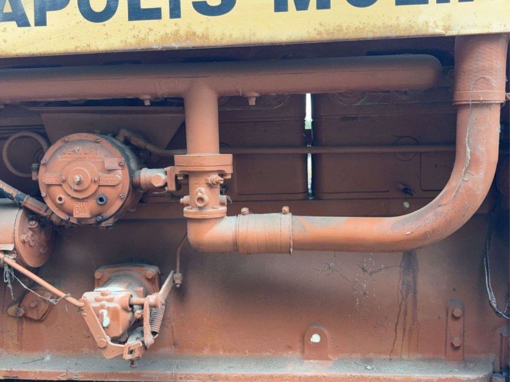 minneapolis-moline-g706-image-16