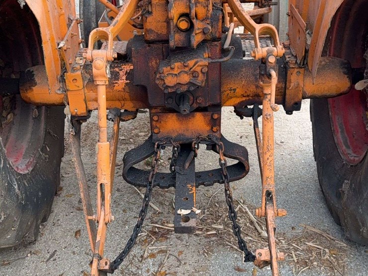 minneapolis-moline-335-image-19