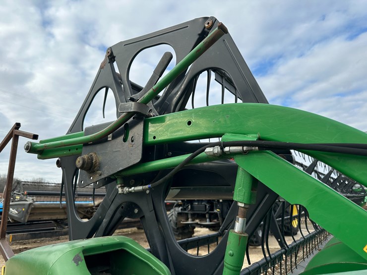 2013-john-deere-635f-image-21