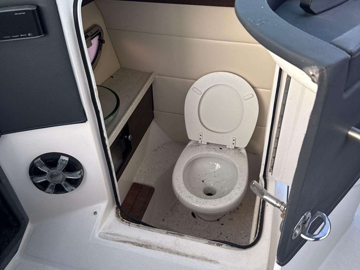 2018-regal-29obx-29ft-boat-with-34ft-t/a-boat-trailer-image-43