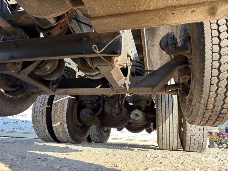 2016-kenworth-t800-image-47