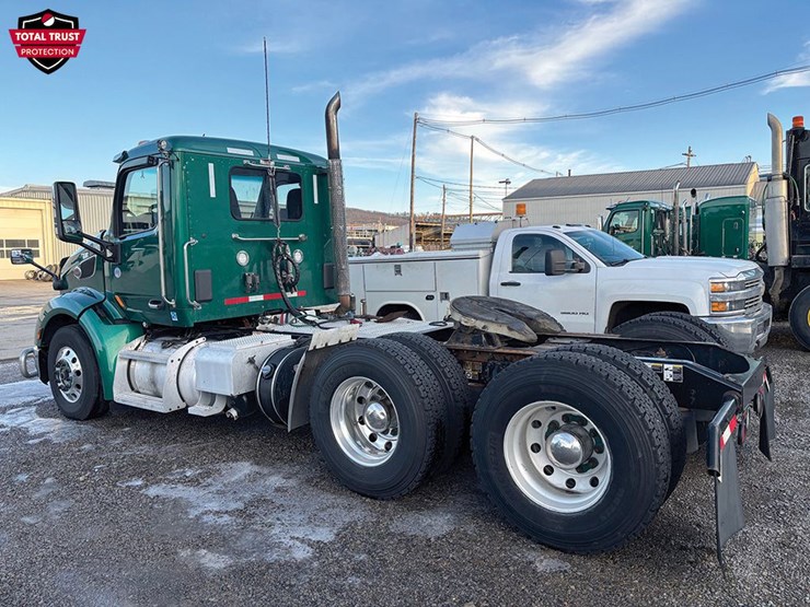 2019-peterbilt-579-image-4