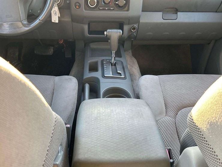 2005-nissan-frontier-image-23