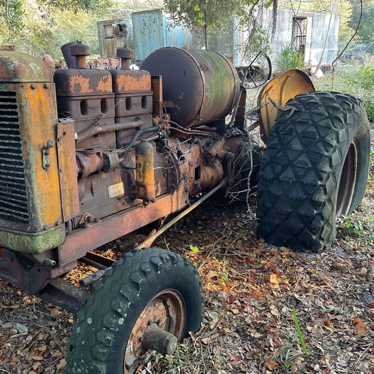 Minneapolis Moline LP Parts Tractor