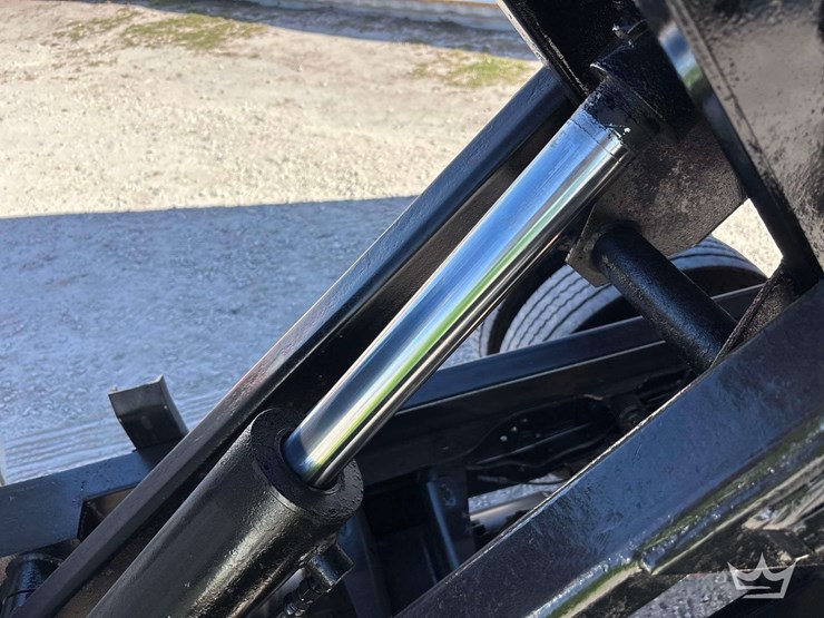 2019-ram-4500-4x4-s/a-dump-truck-image-13