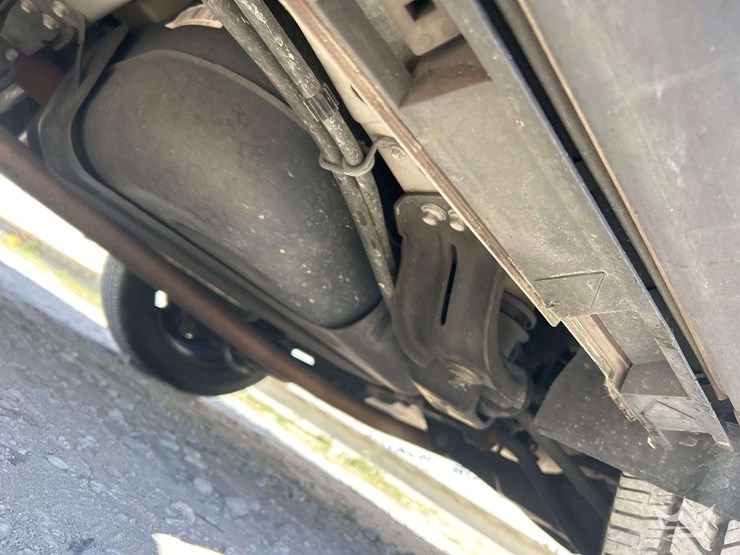 2016-ford-explorer-image-17