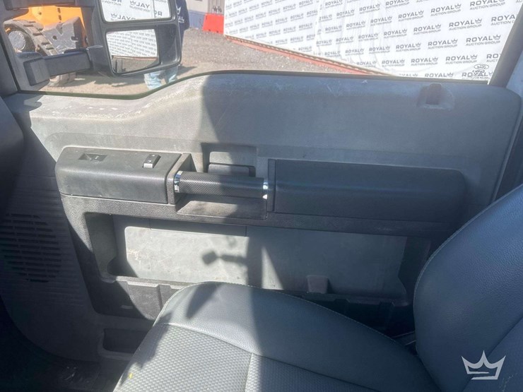 2016-ford-f350-image-17