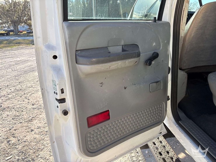 2002-ford-f650-image-35