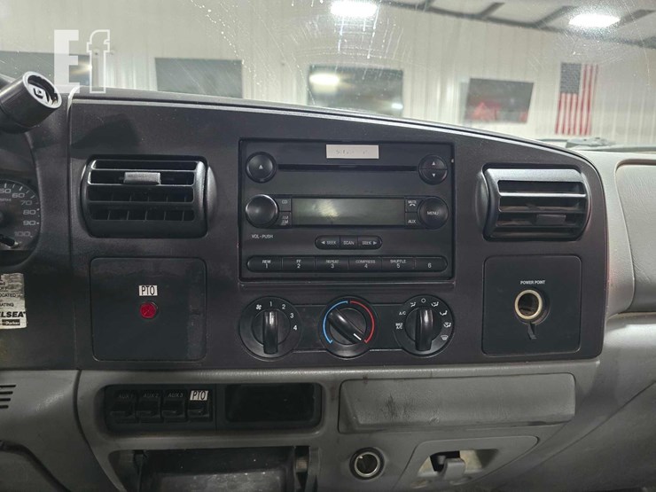 2006-ford-f550-image-14