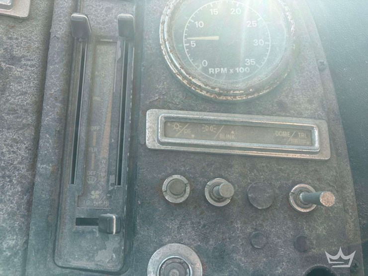 1995-ford-ln8000-image-24