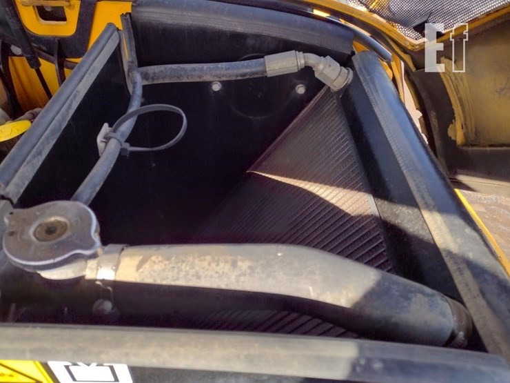 2013-jcb-527-55-image-24