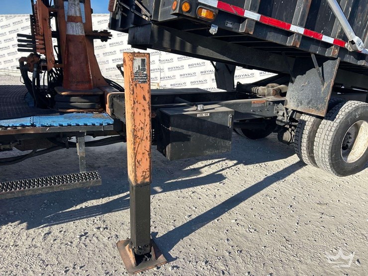 2011-international-durastar-4300-image-17