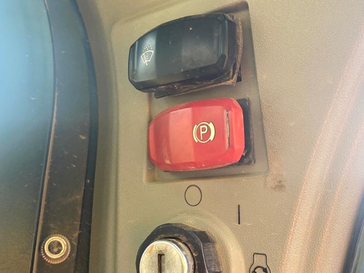 2021-caterpillar-289d3-image-22