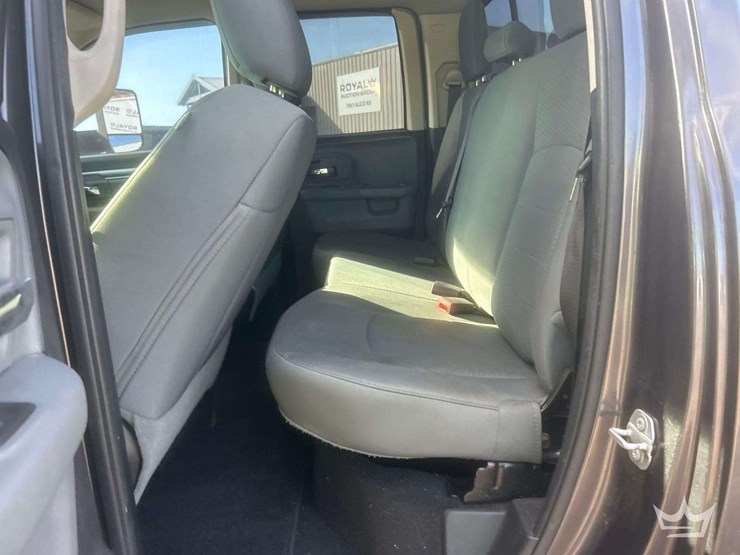 2016-dodge-1500-image-14