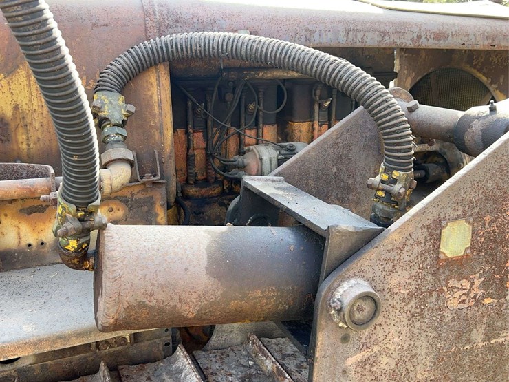 caterpillar-forty-gas-crawler-image-50