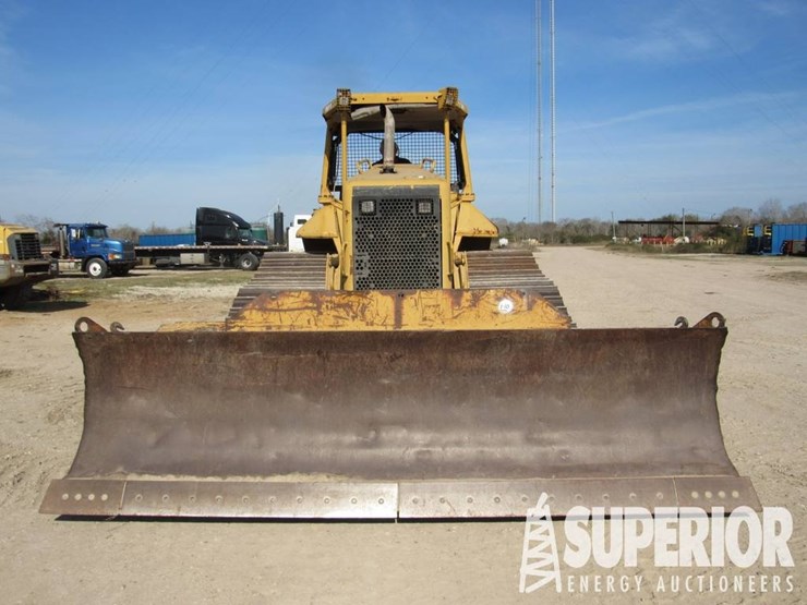 caterpillar-d6n-image-4