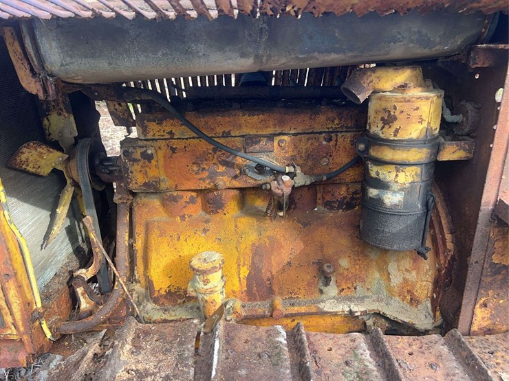 caterpillar-fifteen-crawler-image-33