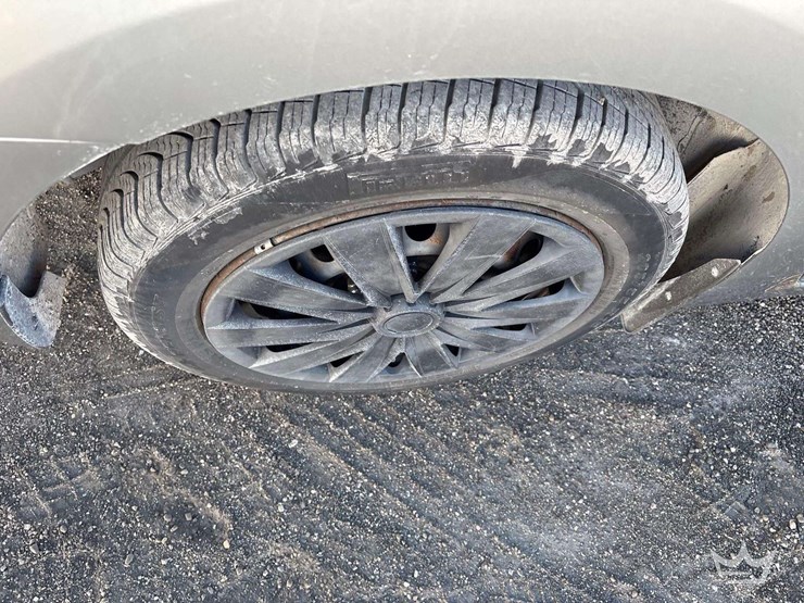 2013-nissan-sentra-sedan-image-25