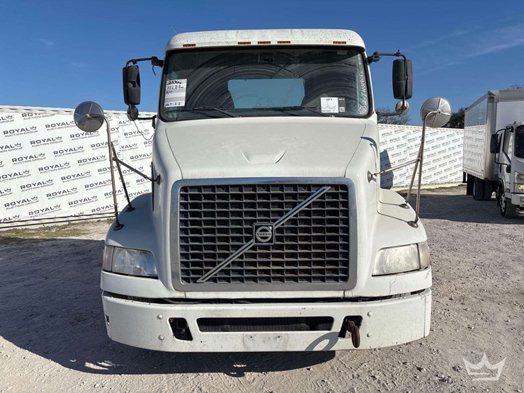 2006-volvo-vnm-image-36