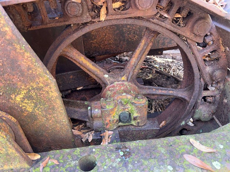 caterpillar-r2-image-50