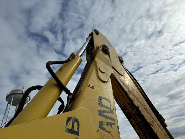 new-holland-lb75b-image-37